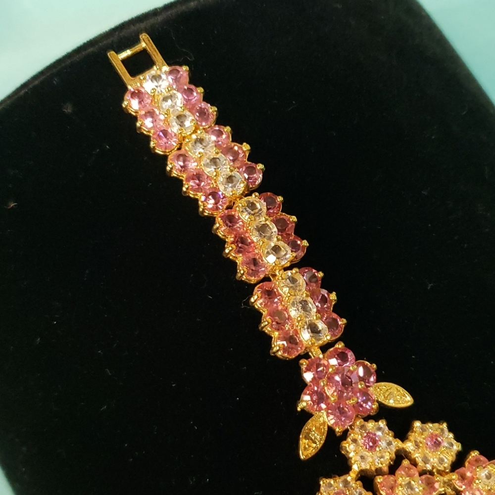 Vintage Style Flower Clasp Bracelet Gold Pink Rhinestone NWOT - Picture 4 of 12